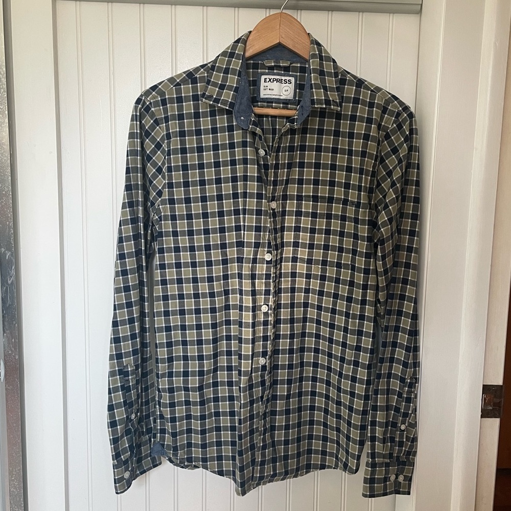 Men’s Express Button Down Oxford Slim Fit Soft Wash in blue/green plaid